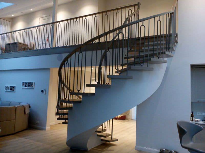 Central Stringer Steel Staircases